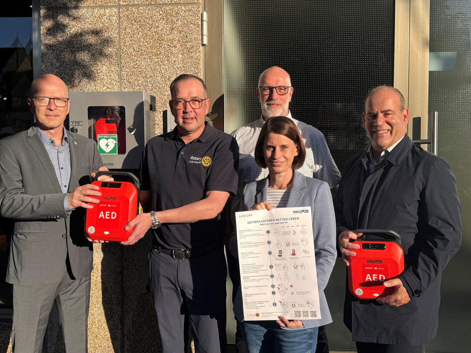 Leben retten!  Defibrillatoren für die Stadt Mayen – Jeder kann es! Jeder darf es!
