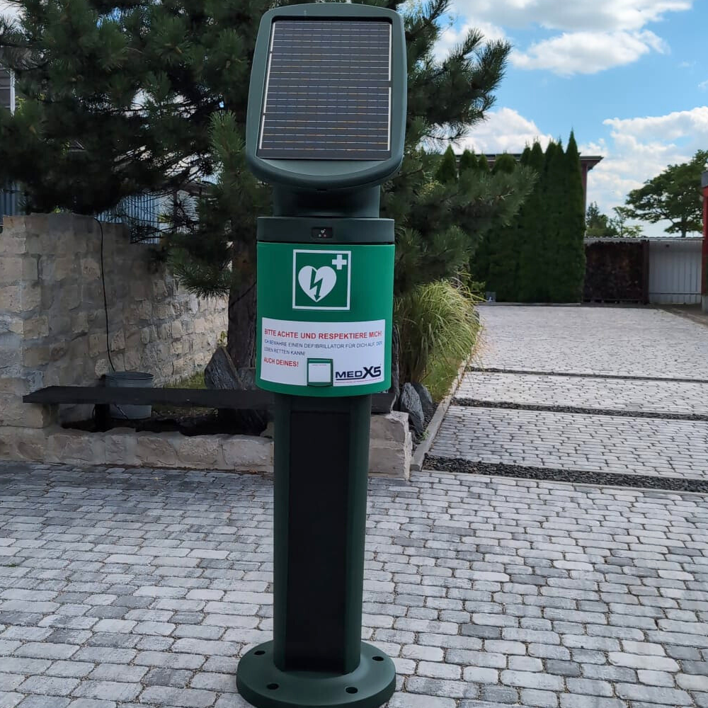 Universal defibrillator solar column